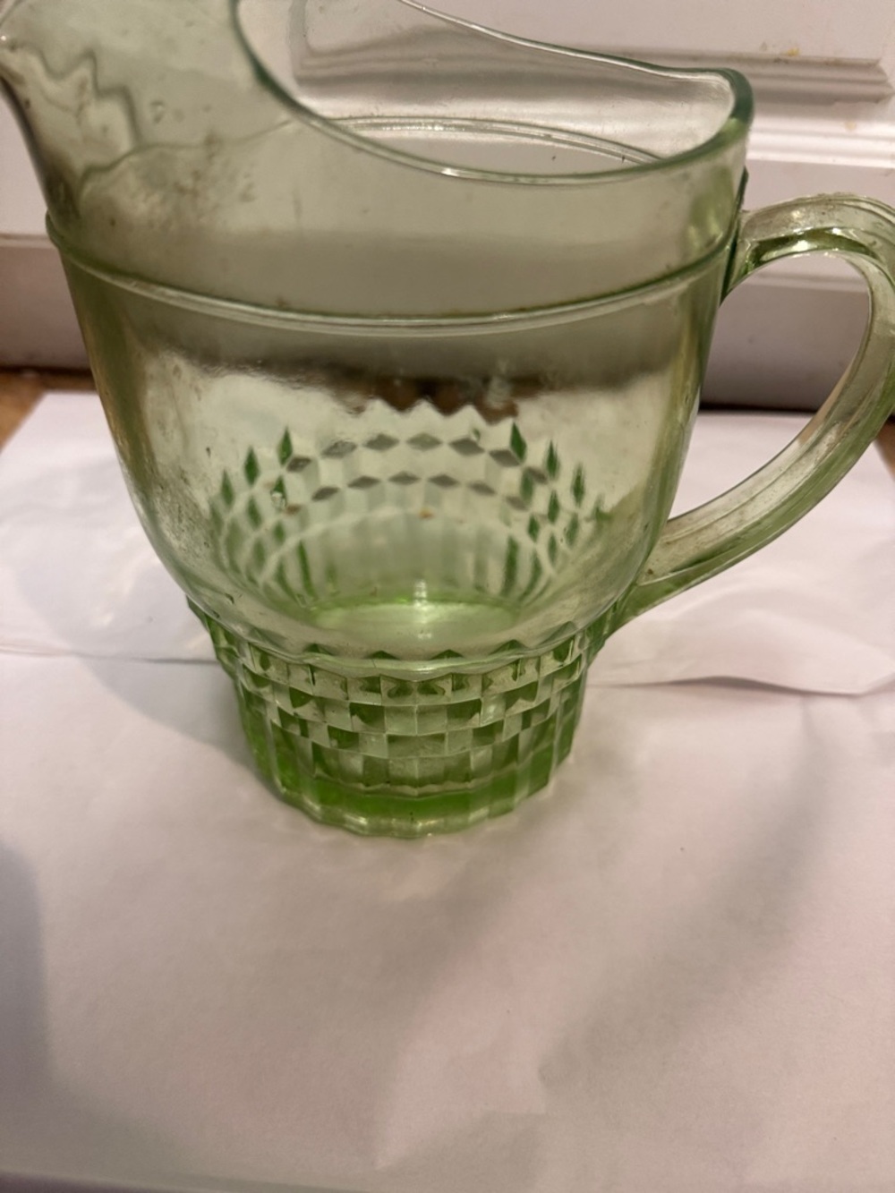 Scarce Hocking Windsor Pattern Apple Green Uranium Depression Glass Pitcher.